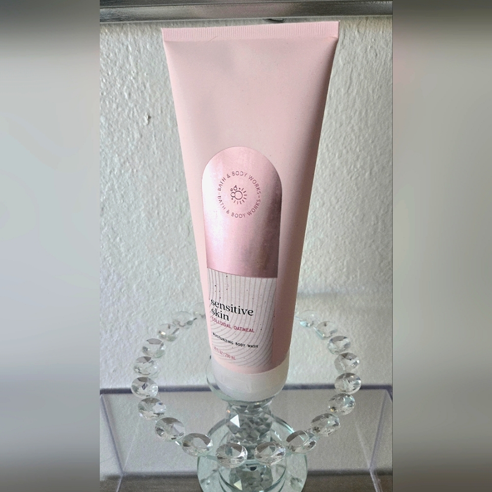 Sensitive Skin Oatmeal Body Wash • Bath & Body Works